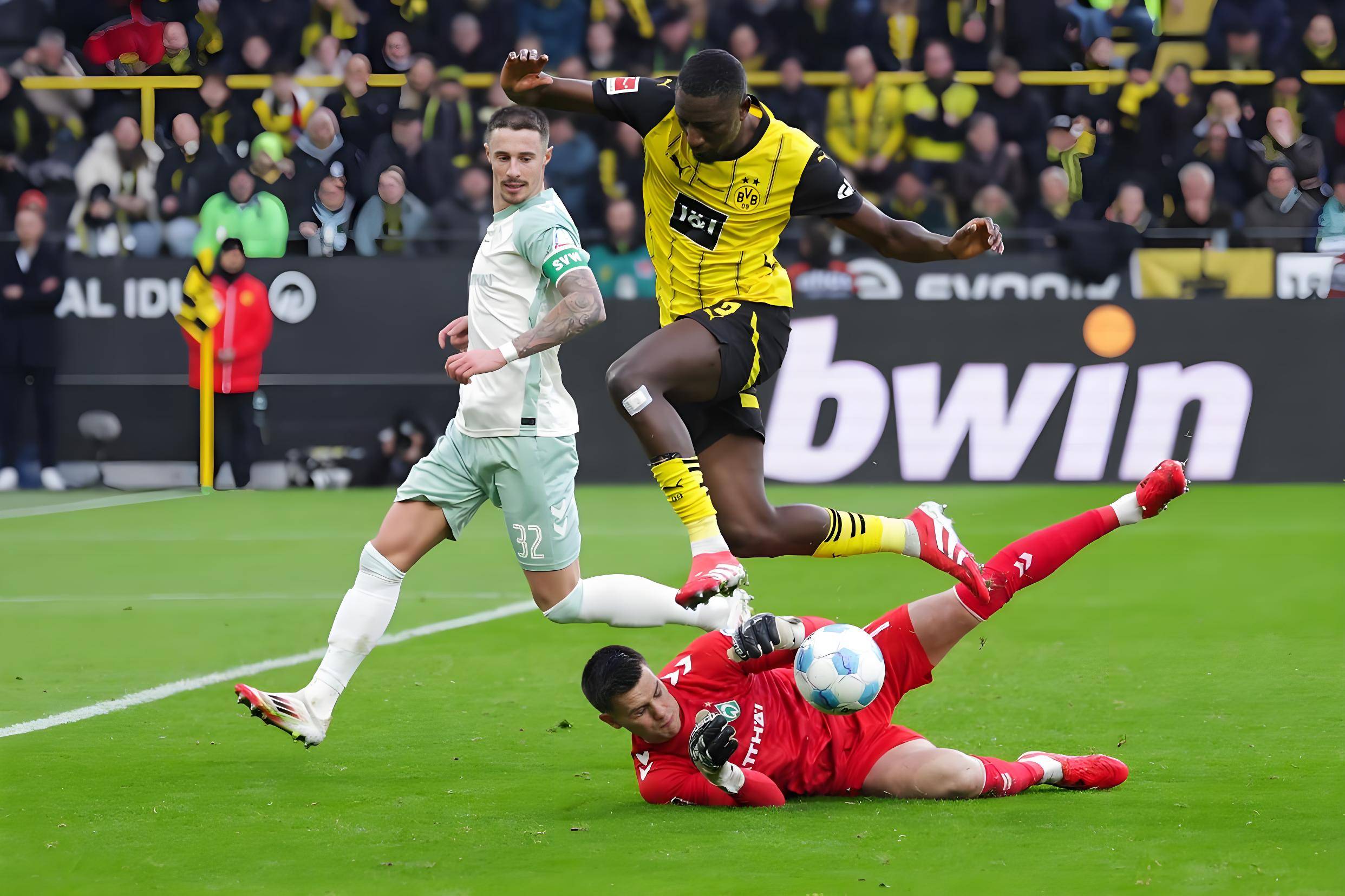 法兰克福主场负于云达不莱梅，遭遇连败