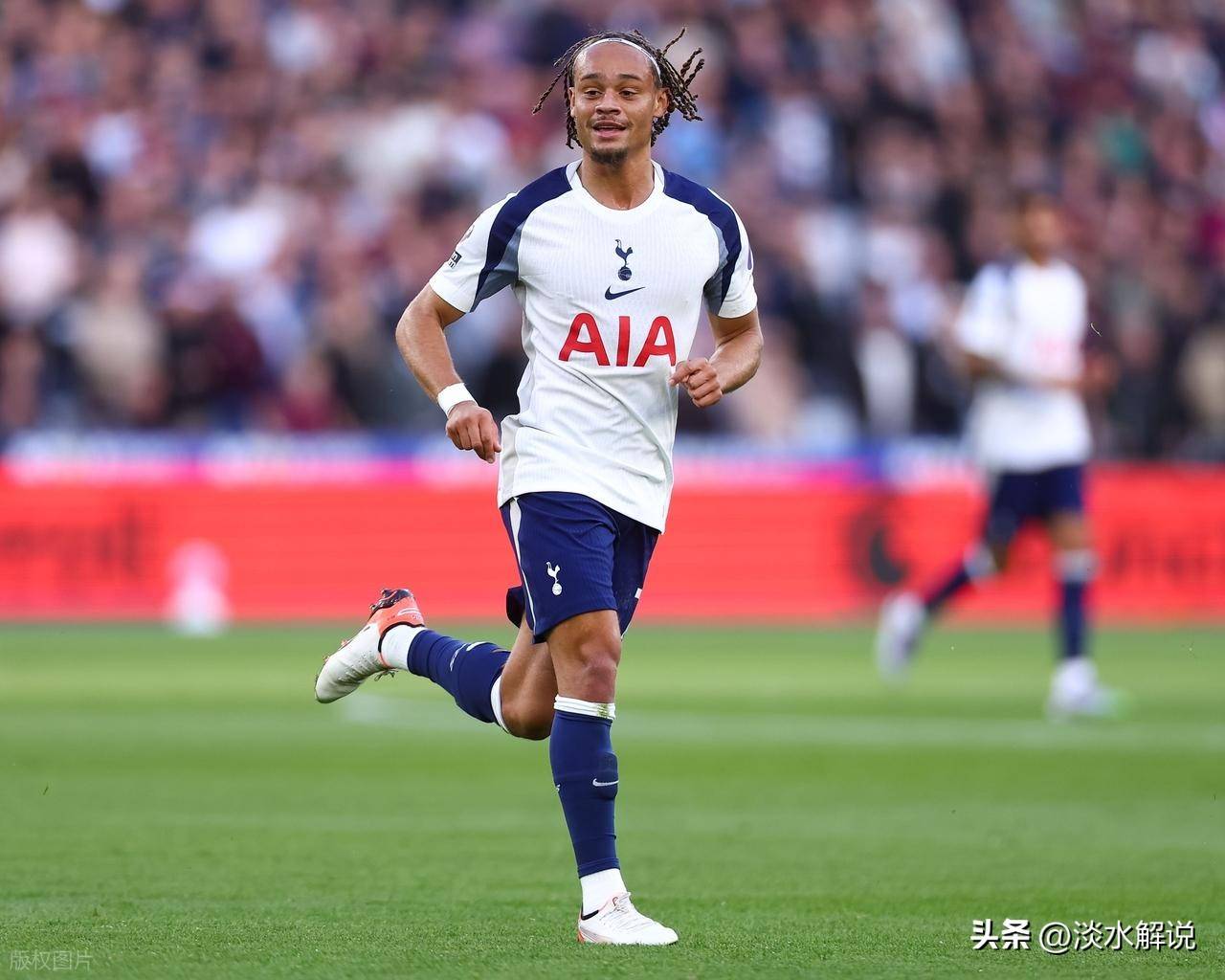 热刺客场不敌阿斯顿维拉，失去反超机会